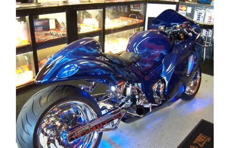 Custom motorcycle paint for any make or model motorcycle on your existing motorcycle parts. Purple Flame Busa - Gallery: 25 Crazy Custom Motorcycle ...