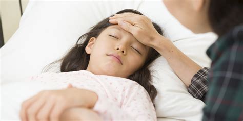 Ten Thoughts I Had While Laying In Bed With My Sick Kid Huffpost