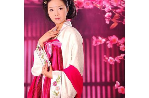 Achetez vos ensembles tailleurs et costumes femme sur le site asos. Hanfu, Tenue Chinoise Traditionnelle, Femme 11 - ChinaTown ...