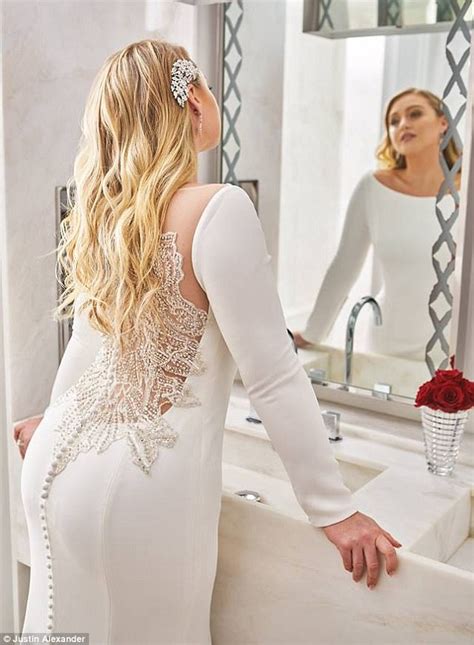 Iskra Lawrence Shows Off Her Curves In New Bridal Campaign Daily Mail