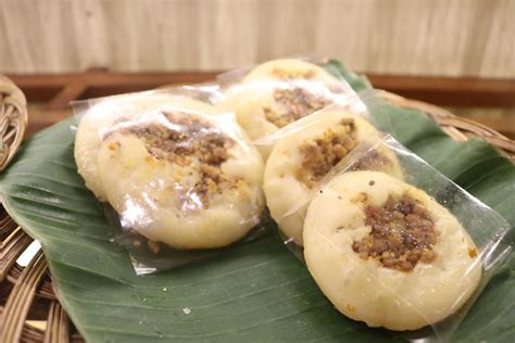 80, bandung, dengan jam operasional dari pukul 9 pagi hingga 5 sore. Jajanan kue enak dan murah di bandung - Review GetUp TV di ...