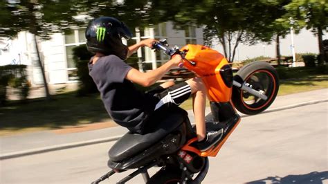 Yamaha Slider Stunt 2013 - Jonas Skovby - YouTube