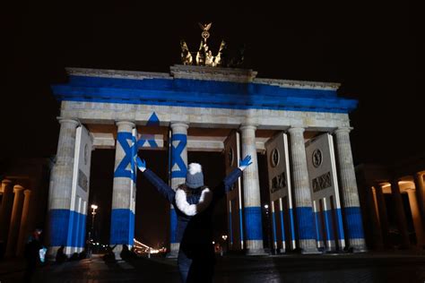 Berlin Lights Brandenburg Gate With Israeli Flag After Jerusalem Attack