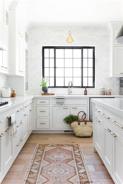 Décor Inspiration: Modern Kitchen Design In White & Brass | Cool Chic