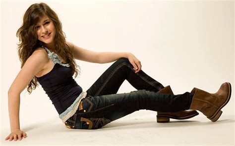 Online Crop HD Wallpaper Erin Sanders Brunette Shirt Jeans Photoshoot Portrait