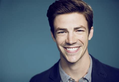 The Flashs Grant Gustin Is Engaged To La Thoma