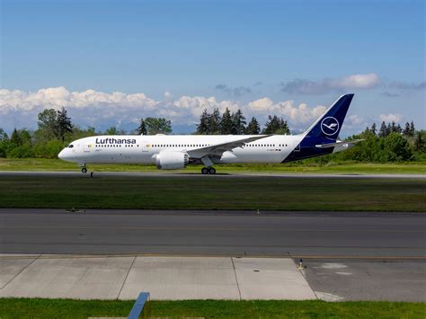 Big Day Out Lufthansas 1st Boeing 787 Visits San Francisco