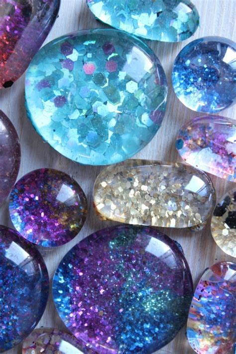 These Diy Glittery Glass Pebbles Are So Fun And Prettyand Useful