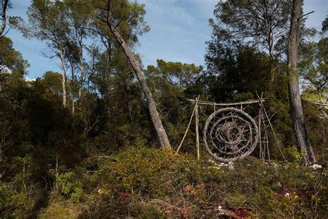 Artist Spends A Year In The Woods Making Magical Sculptures Out Of