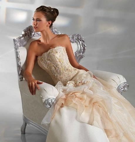 Particolare attenzione sarà anche prestata alla cura della pelle. Vestiti da sposa particolari