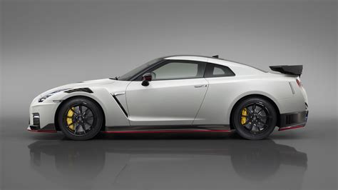 Yikes Its A New Lighter Nissan Gt R Nismo Top Gear