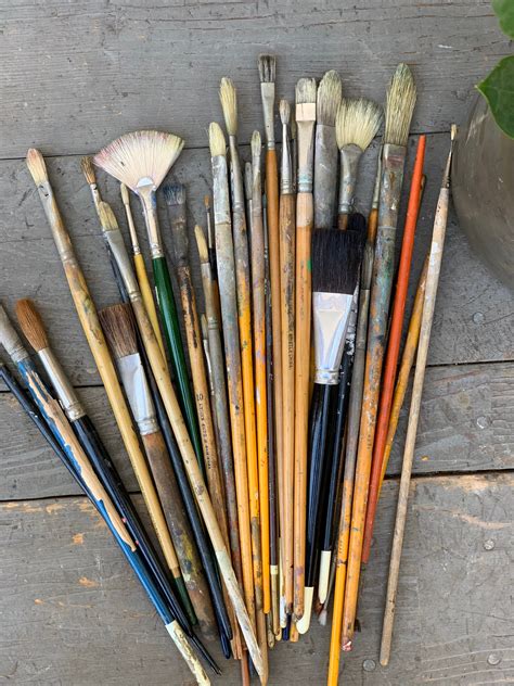 Lot Of 38 Vintage Paint Brushes Of Various Styles And Sizes Free Shipping
