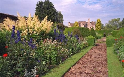 Englands Best Secret Gardens