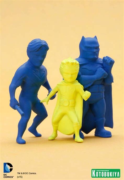 kotobukiya reveals m u s c l e style batman figures ign batman figures batman figures