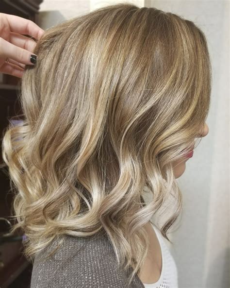 Think of honey as the lbd of hair color: 22 Honey Blonde Hair Colors You Have to See in 2020