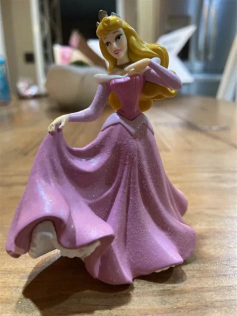 Disney Sleeping Beauty Princess Aurora 3¾ Figure Glitter Dress Cale