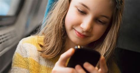 Perils Of Girls Aged 11 Addicted To Sexting Daily Star