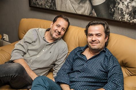 Check spelling or type a new query. Giro de fotos: Andrea Velame ofereceu jantar em ...