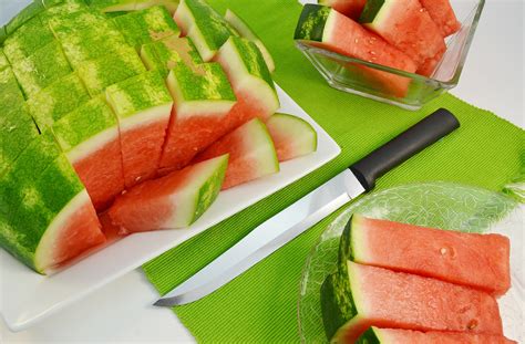 But, much like how one the skin of a nectarine results from the expression of a recessive allele that codes for smooth skin nectarines and peaches are related to roses, almonds, and other stone fruits including apricots. Best Watermelon Cutting Idea | Fruit Bowl or Finger Food ...