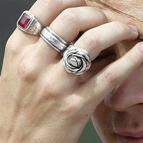 Check spelling or type a new query. peace i have the same ring as harry | Harry styles tattoos ...