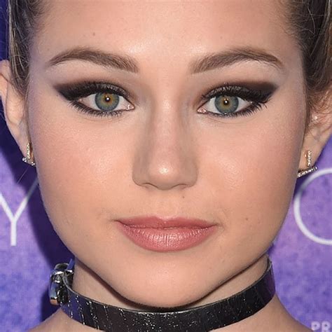 Brec Bassinger Makeup Black Eyeshadow Charcoal Eyeshadow Gray