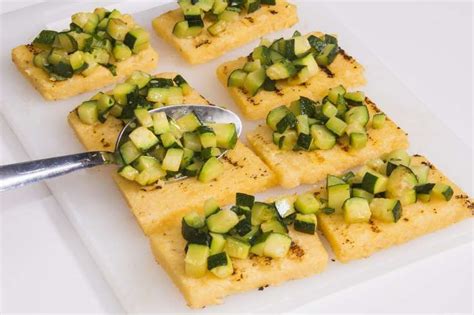 Tartine con maionese e gamberetti. Tartine di polenta con zucchine e gamberetti Ricetta ...