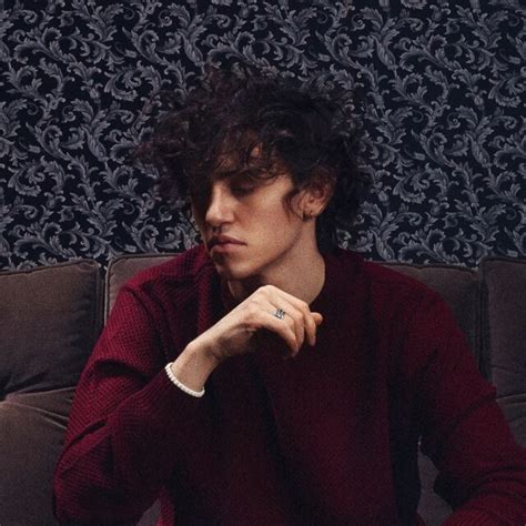 Sulla lavagna del sito di scommesse online planetwin365 michele bravi (2,75) occupa il primo posto, conquistando i favori dei bookies: Michele Bravi: chi è, età, carriera, Amici Speciali ...