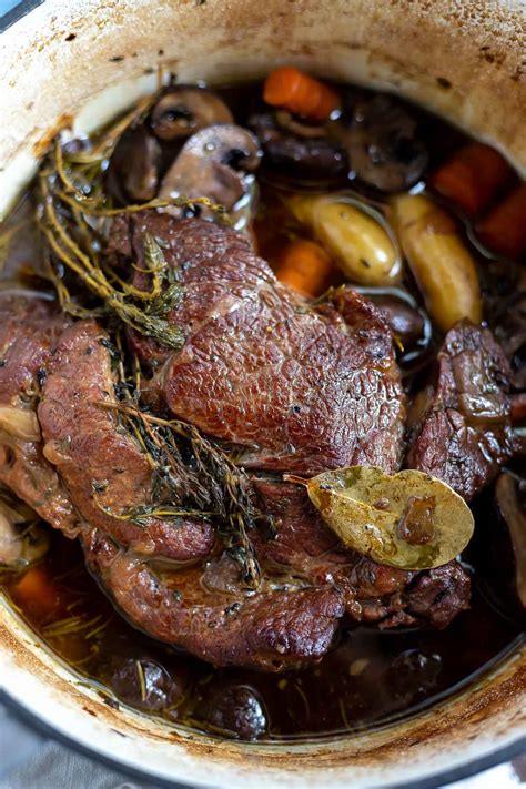 Preheat the oven to 425°f. CLASSIC DUTCH OVEN POT ROAST ★ WonkyWonderful
