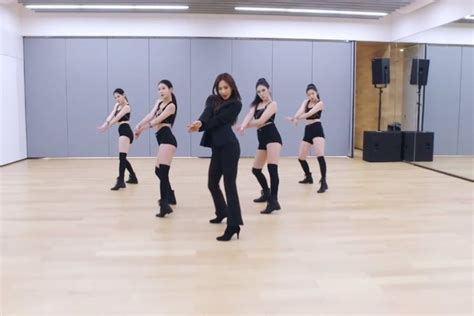 Yuri De Girls’ Generation Es Elegante Y Sexy En El Video De Práctica De Baile Para “into You