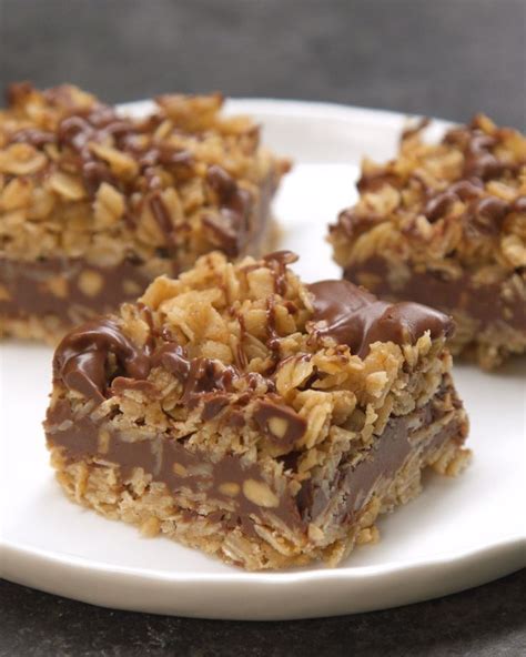 In no time you will have them ready to be served. Easy No-Bake Chocolate Oat Bars | Recipe | Chocolate chip ...