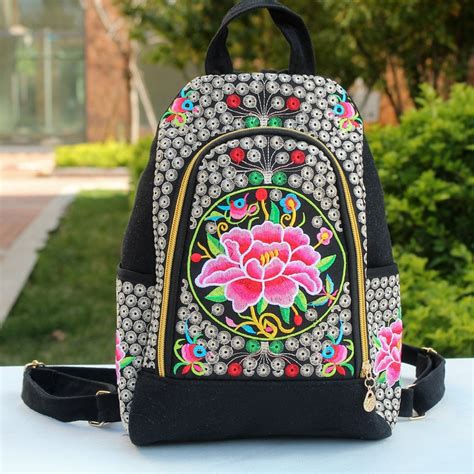 2017 new embroidery women backpacks hot floral embroidery lady vintage shopping backpack top all