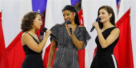 Watch Hamiltons Schuyler Sisters Completely Crush America The Beautiful At The Super Bowl