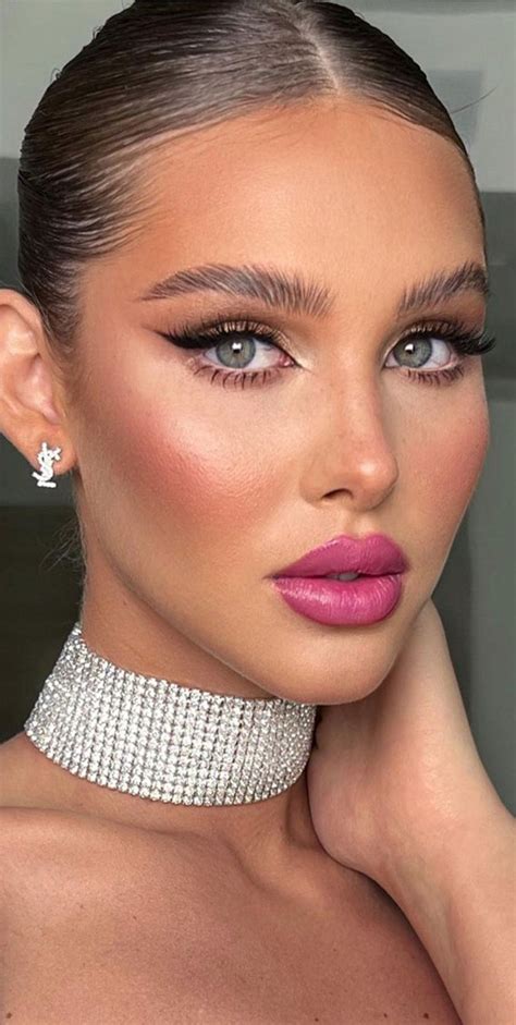 Gorgeous Makeup Trends To Try In Brunette Glam Pink Lips I