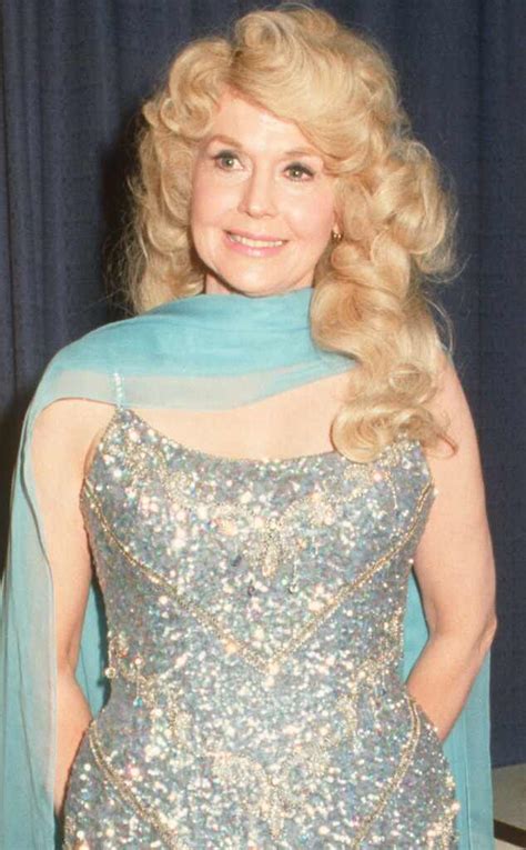 Donna Douglas Dies at 81: Watch The Beverly Hillbillies' Elly May ...