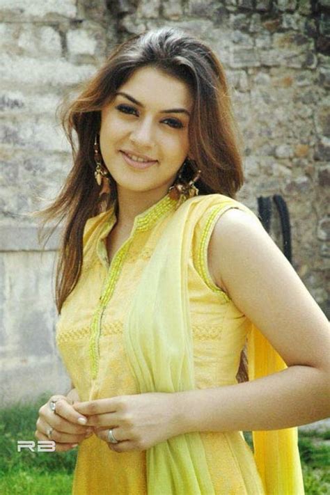 Celebrity Divas Cute Hansika Motwani