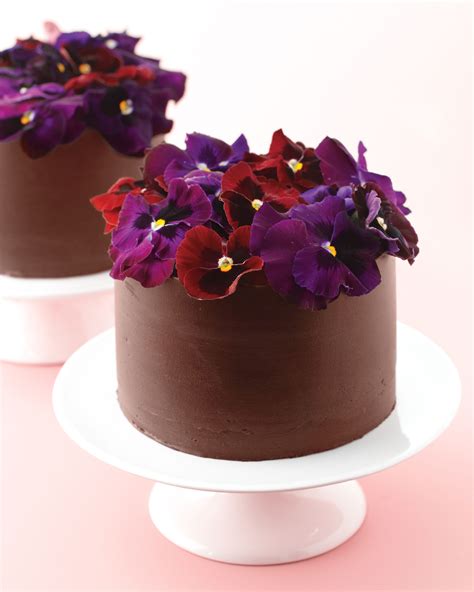 8 Delicious Desserts Featuring Edible Pansies Edible Flowers Cake