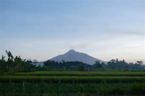 Salah Satunya Gunung Merapi Berikut 5 Gunung Berapi Di Jawa Tengah