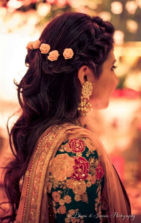 21 Stylish And Beautiful Indian Hairstyle For Saree Tikli