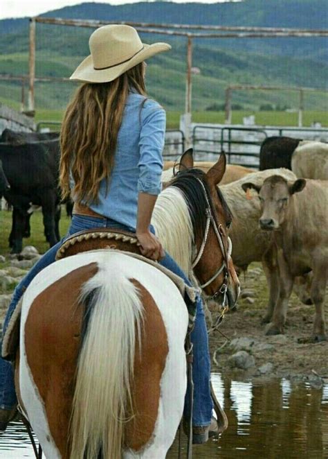 Pin By Hector On Farm Love Simplicidad Adorable Horses Cowgirl And