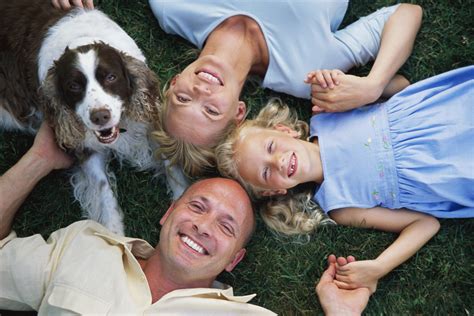 These pet stories can help ensure things go smoothly for pets and kids. LIVING WITH KIDS AND DOGS | Lovely Pet Dog