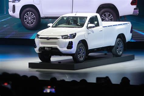 Mild Hybrid Engine Coming Soon For Toyota Hilux Fortuner News7g