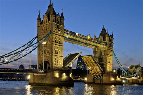 In england kann man manchmal diese gewellten. Tower Bridge Foto & Bild | europe, united kingdom ...