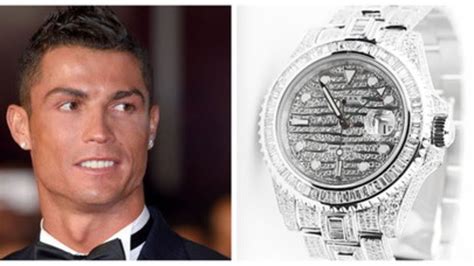 Cristiano Ronaldo Sfoggia Un Orologio Rolex Da Mezzo Milione Di Euro