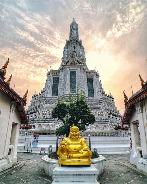 Wat Arun Bangkok Kuil Fajar Yang Indah Di Tepi Chao Phraya Paket