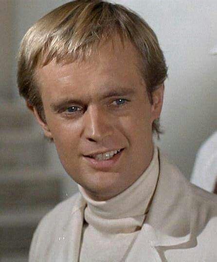 M David Mccallum As Illya Kuryakin Spy Shows Old Tv Shows Scottish