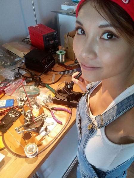 Sexycyborg Is A Tech Savvy Stunner From China Pics Izispicy