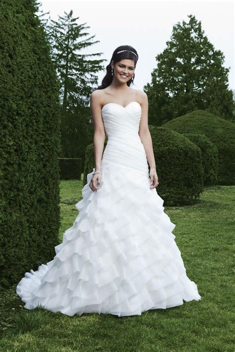 Sie eignen sich für alle größen und sind zudem in verschiedenen farben erhältlich. Pompöse Brautkleider Luxury Hochzeit 2013 Lange Pompöse ...