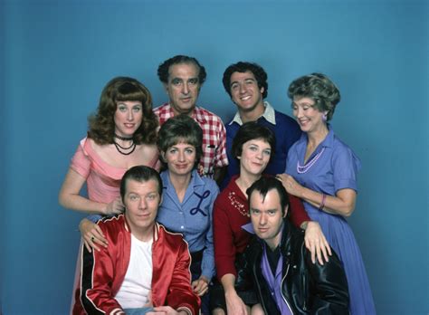 See The Cast Of Laverne And Shirley Then And Now Closer Weekly