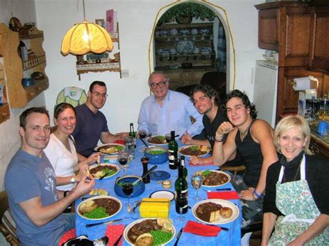 Mother, father, brothers, girlfriend, kids. Henry Cavill Latinfans: Henry Cavill y su familia