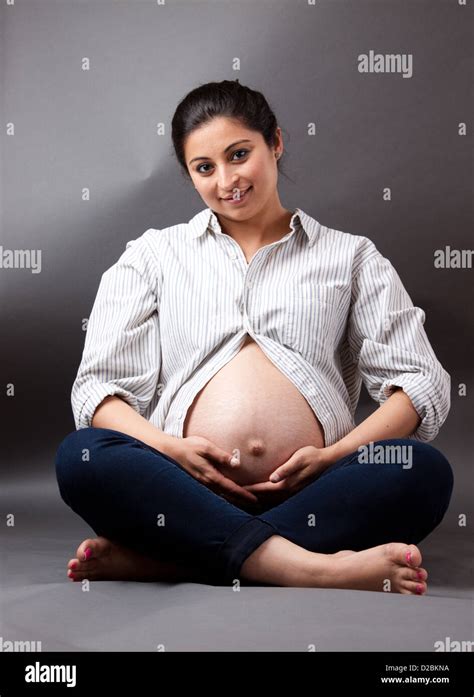Pregnant India Girl Belly Movement Pregnantbelly